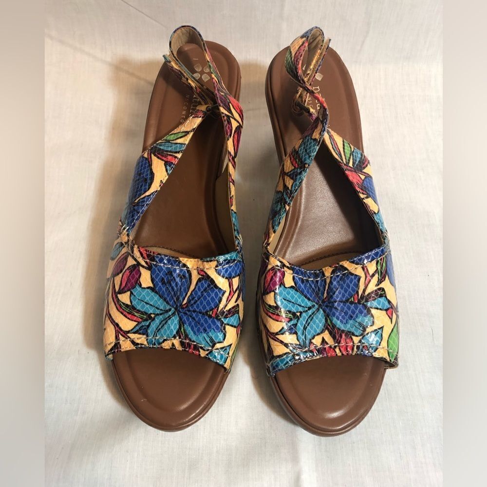 Naturalizer N 5 Contour Honey Floral Slingback wooden heel sandals.